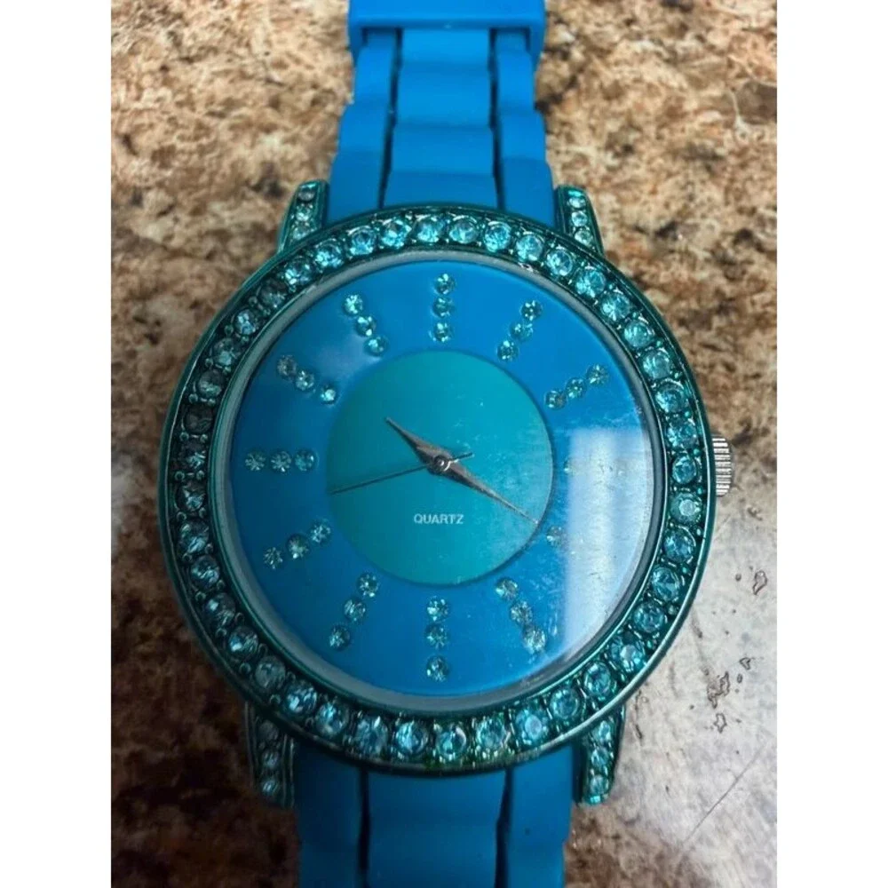 Blue Rhinestone Quartz Women’s Fashion Watch Silicone Band Japan